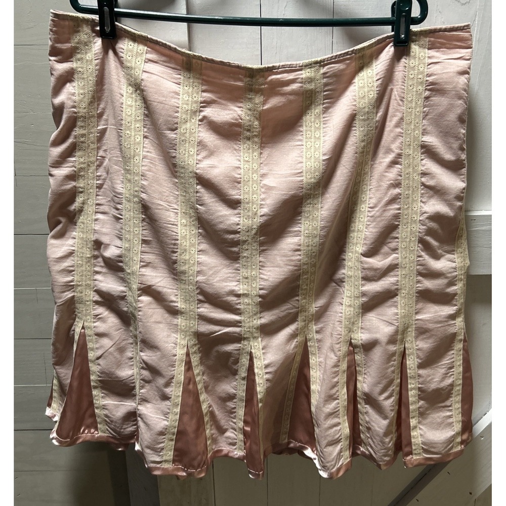 Lane Bryant Women's Skirt Size 18 Pink with Cream Lace Trim Lined